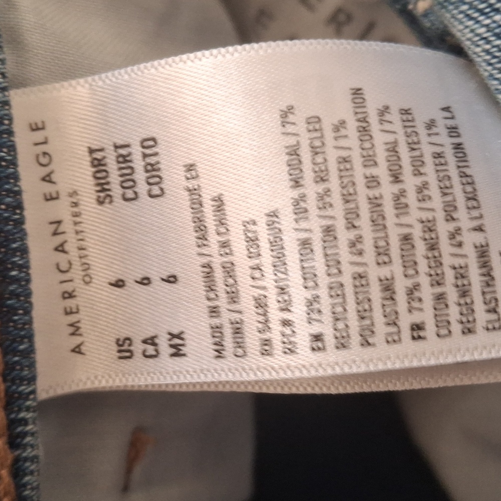 American Eagle Outfitters Highest Rise Mom Jeans - Picture 9 of 14